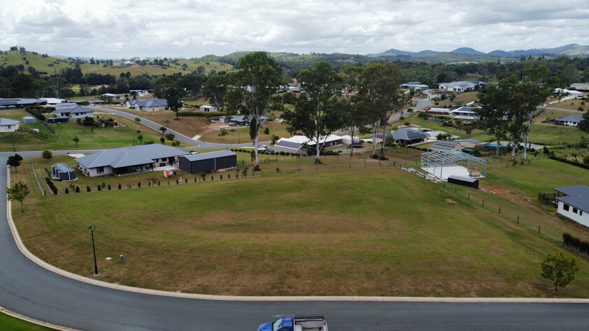 The Last Block in Highland Court - 4262m with Views and Room to Build your Dream.