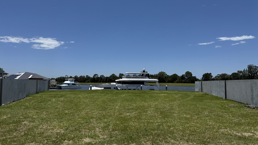 Unique Waterfront land , 22 meter pontoon