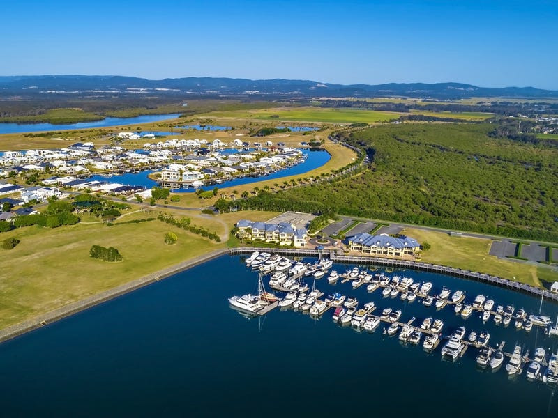 Unique Waterfront land , 22 meter pontoon