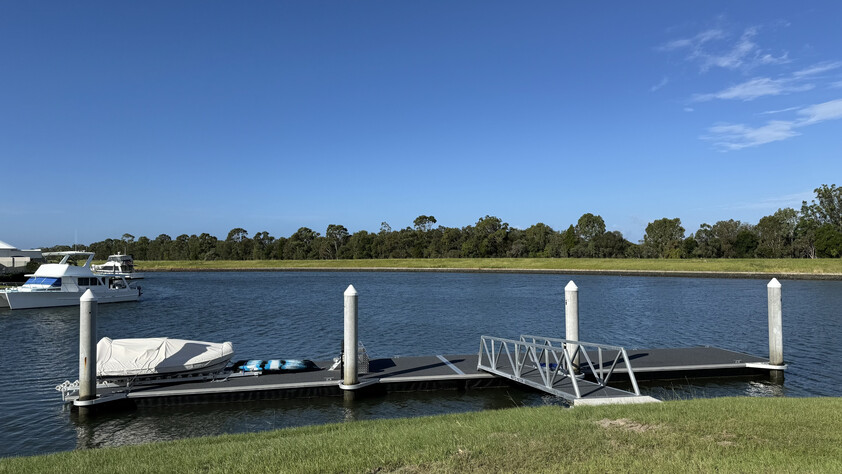 Unique Waterfront land , 22 meter pontoon