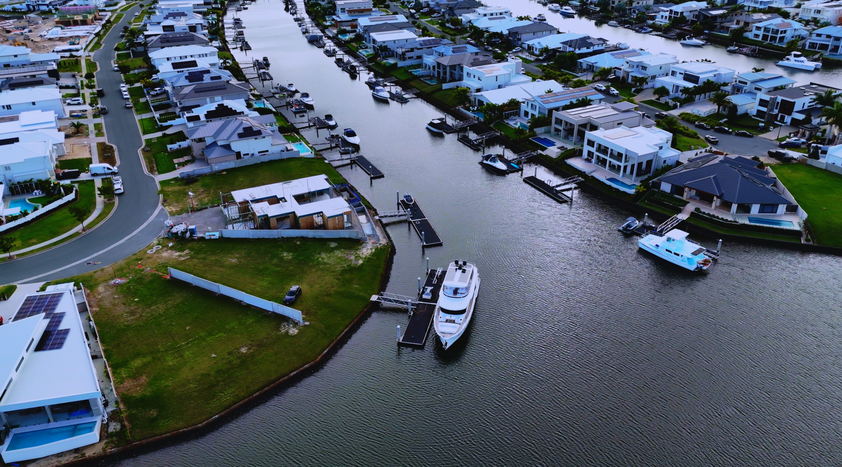Unique Waterfront land , 22 meter pontoon