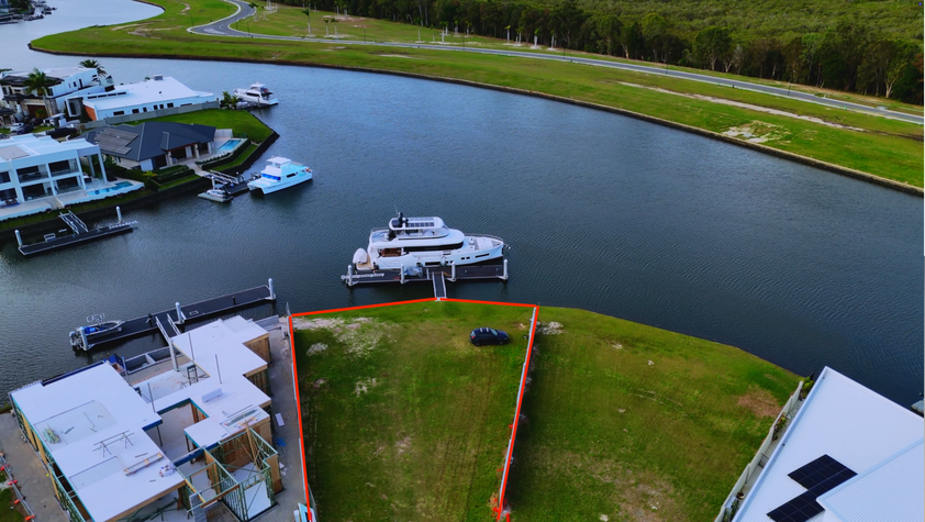 Unique Waterfront land , 22 meter pontoon