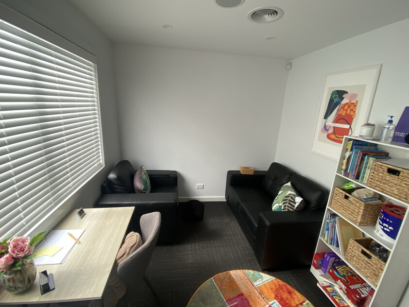 Clinic Room Available for Full-Time or Part-Time Rent