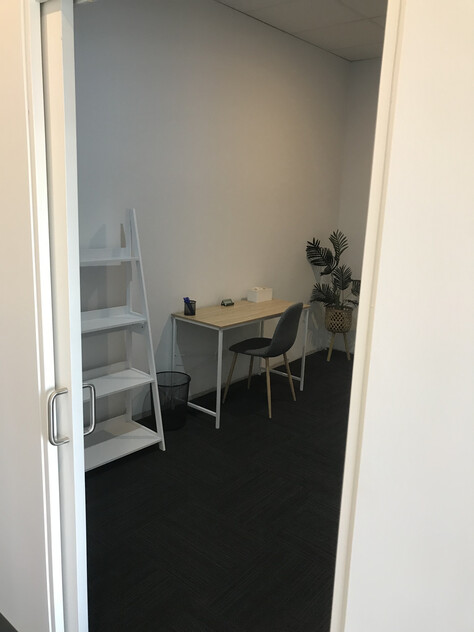 Prime Location Clinic Room for Rent in the Heart of Reservoir