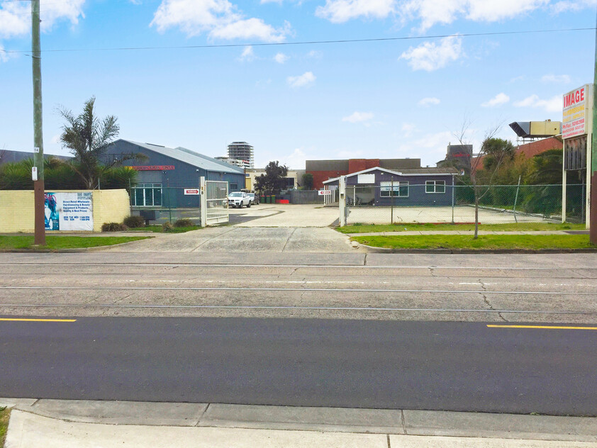 Premium City Fringe Development Site In Major Retail Hub Invest, Occupy or Redevelop (STCA)