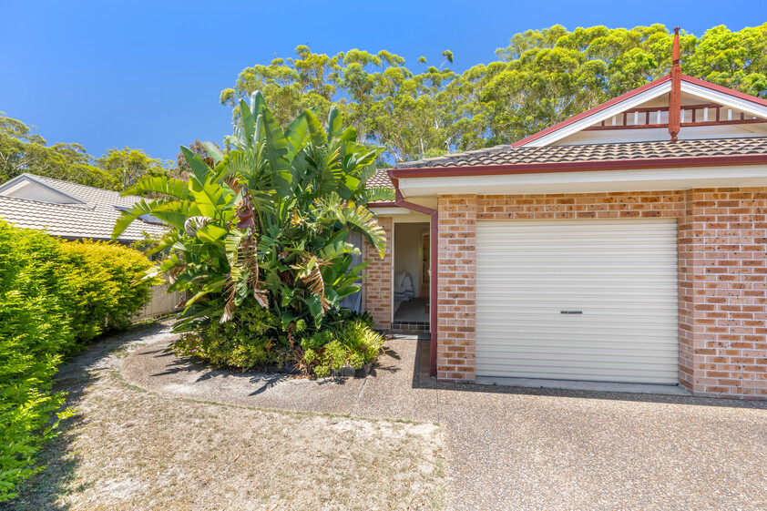 LOCATION, LIFESTYLE & LOW-MAINTENANCE LIVING BY THE BEACH