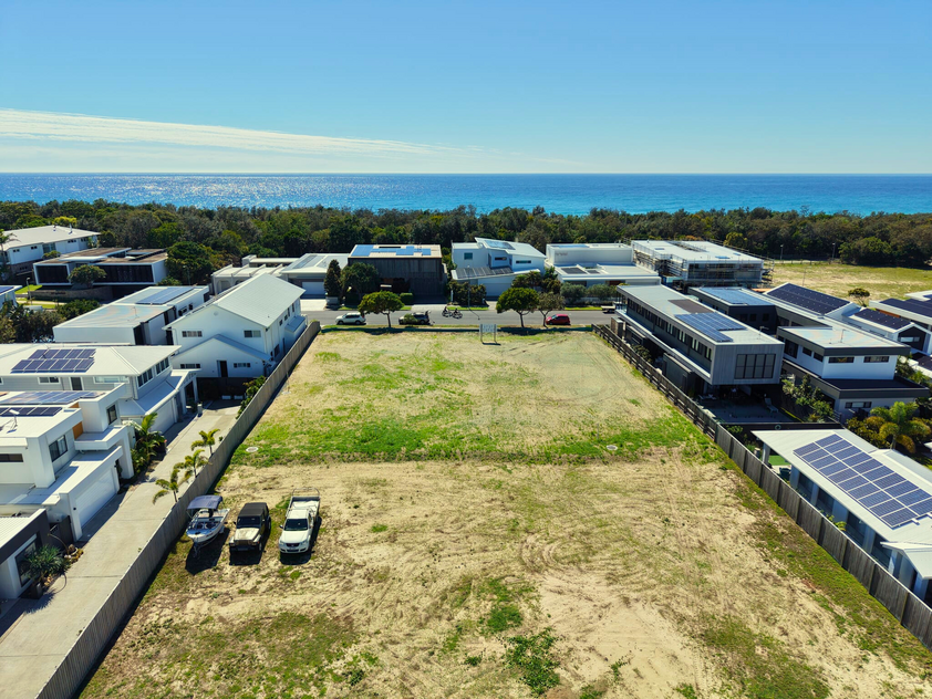 Prime beachside land Cylinders Drive - Titles Approved