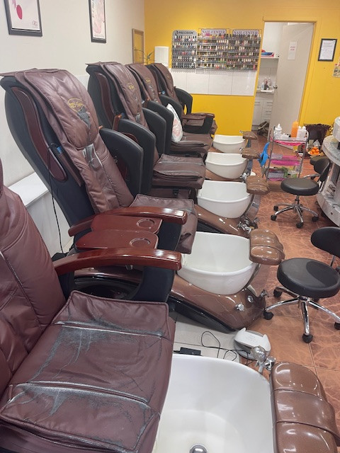 FREE NAIL BUSINESS WITH COMPLETE FITOUT FREE.