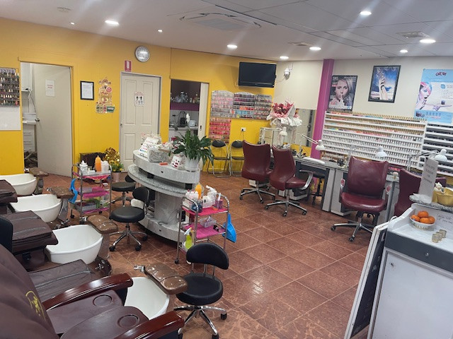 FREE NAIL BUSINESS WITH COMPLETE FITOUT FREE.