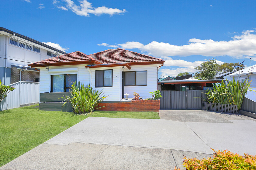 Endless Possibilities: Spacious Family Home with Granny Flat & Studio in Caringbah North or Renovators Dream with Dual Occupancy Potential.
