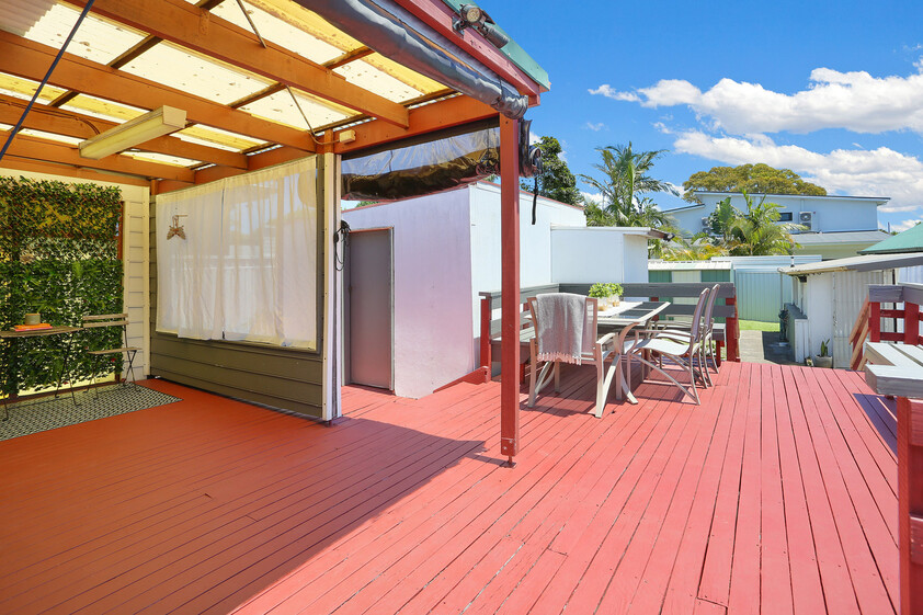 Endless Possibilities: Spacious Family Home with Granny Flat & Studio in Caringbah North or Renovators Dream with Dual Occupancy Potential.