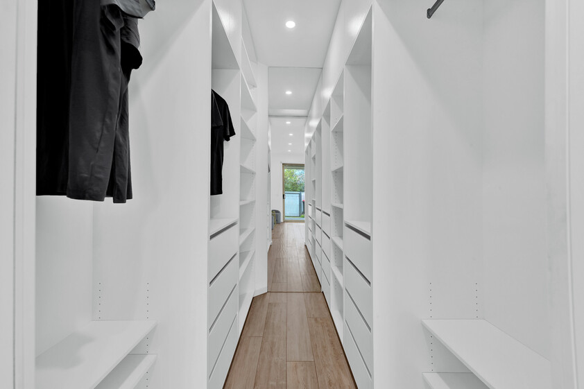 The Ultimate Single-Level Sanctuary: Uncompromising Luxury & Wellness