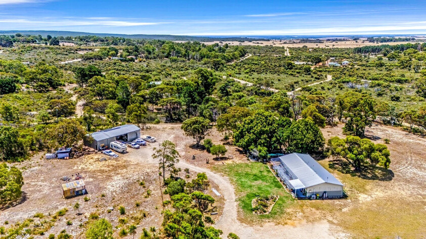 Modern Rural Retreat with Large Living, Massive Shed & Nature Reserve Outlook