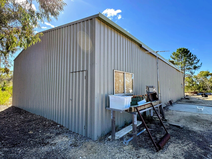 Modern Rural Retreat with Large Living, Massive Shed & Nature Reserve Outlook