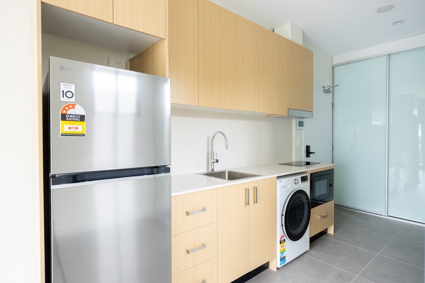 Nearly-New Premier Furnished Studios in Heart of Epping