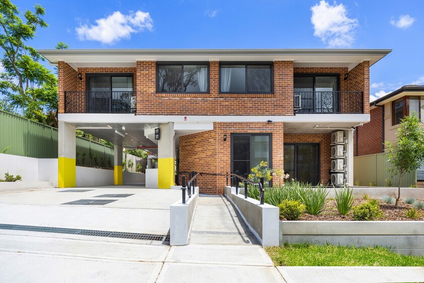 Nearly-New Premier Furnished Studios in Heart of Epping