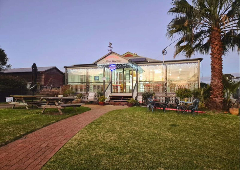 Farmhouse Coffee Lounge