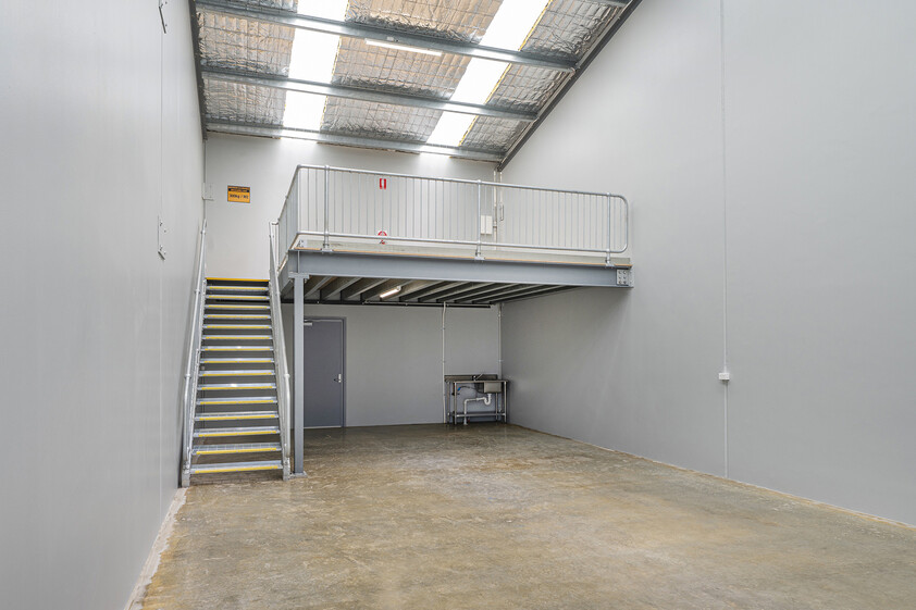 Light Industrial Unit in Central Location