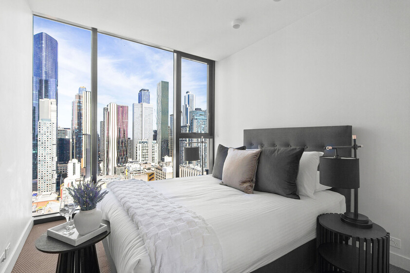 Stylish 2 bedroom CBD living with Car Park & Resort-Style Amenities
