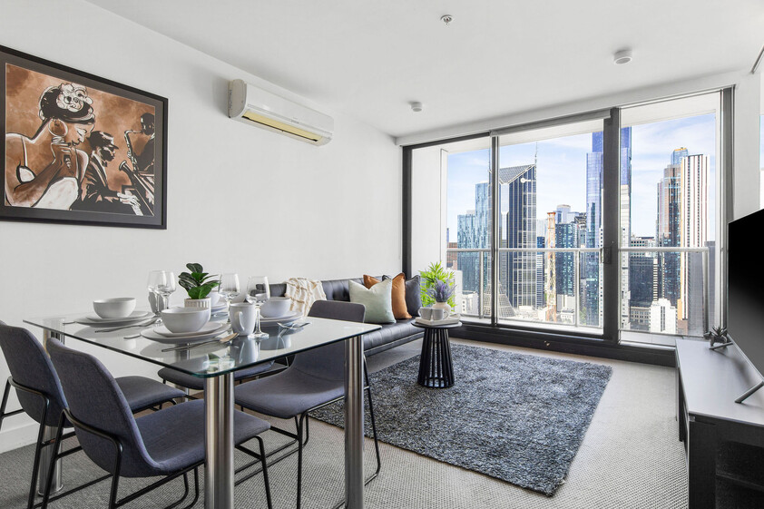 Stylish 2 bedroom CBD living with Car Park & Resort-Style Amenities