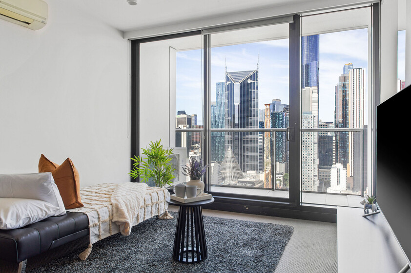 Stylish 2 bedroom CBD living with Car Park & Resort-Style Amenities