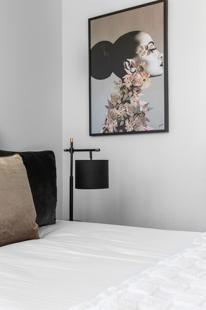 Stylish 2 bedroom CBD living with Car Park & Resort-Style Amenities