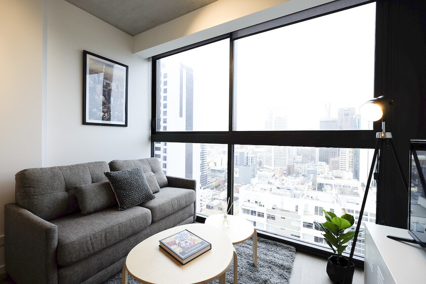 Modern 1 bedroom plus study apartment in heart of CBD