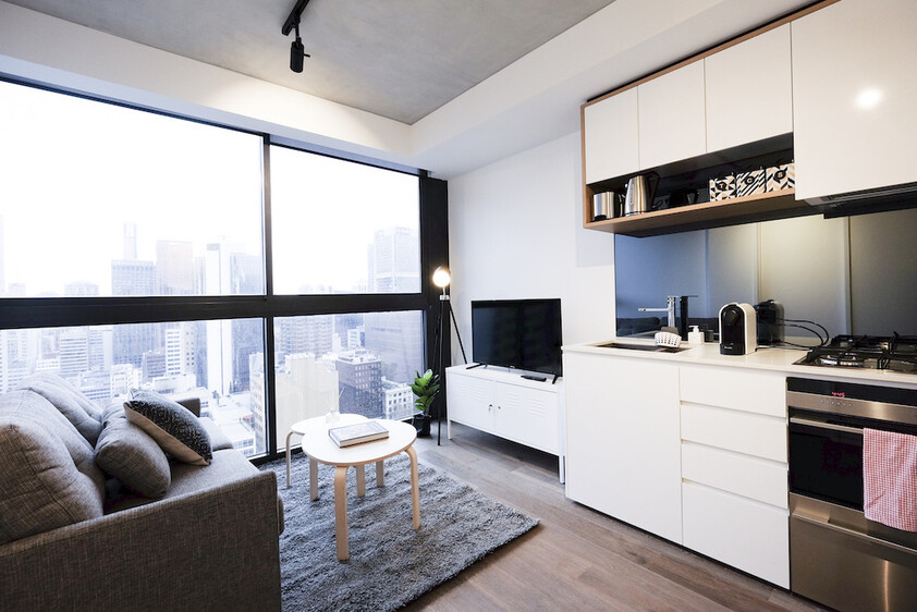 Modern 1 bedroom plus study apartment in heart of CBD