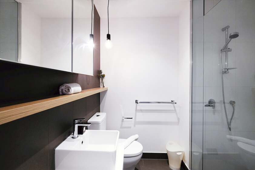 Modern 1 bedroom plus study apartment in heart of CBD