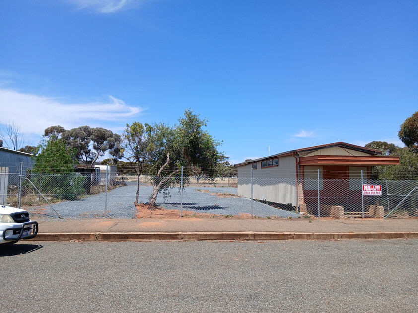 Fully fenced yard for rent