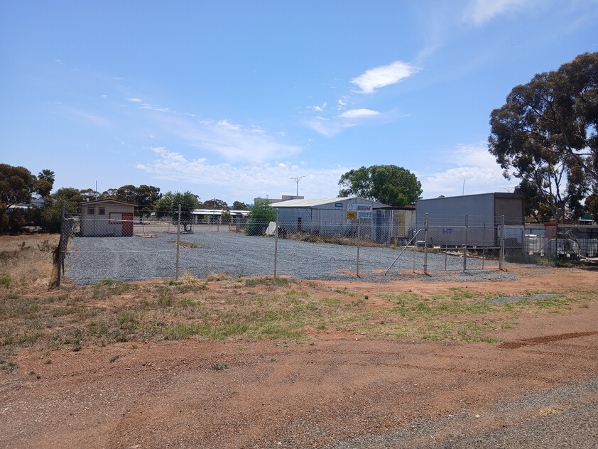 Fully fenced yard for rent