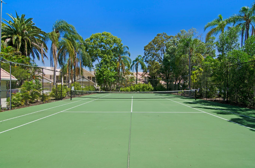 West facing Lakeside Townhouse + Resort Facilities
