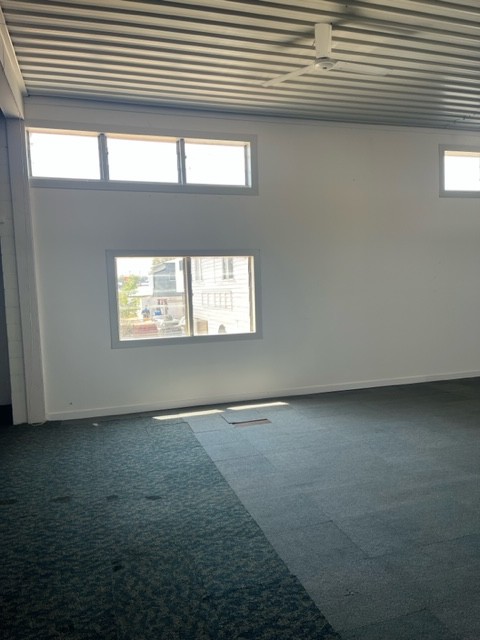 HIGH-EXPOSURE CORNER PREMISES 500SQM | FLOOD-FREE | FLEXIBLE USE