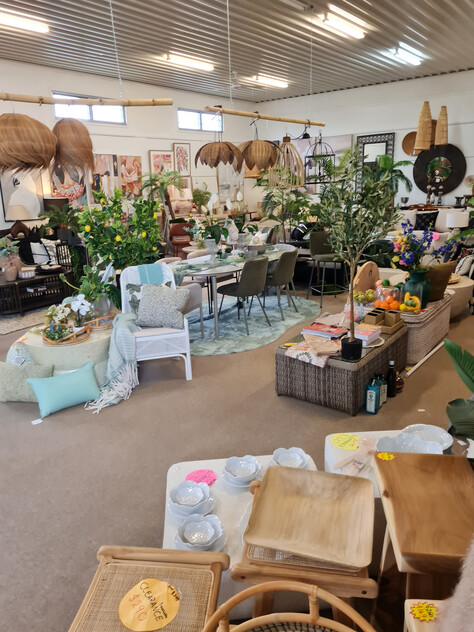 HIGH-EXPOSURE CORNER PREMISES 500SQM | FLOOD-FREE | FLEXIBLE USE