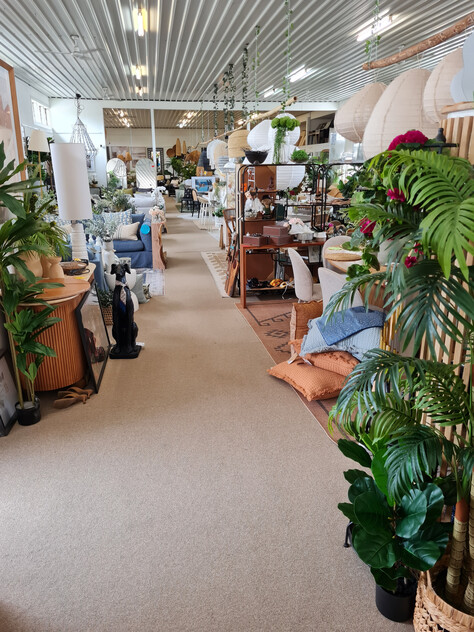 HIGH-EXPOSURE CORNER PREMISES 500SQM | FLOOD-FREE | FLEXIBLE USE