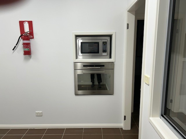 Commercial Building For Lease