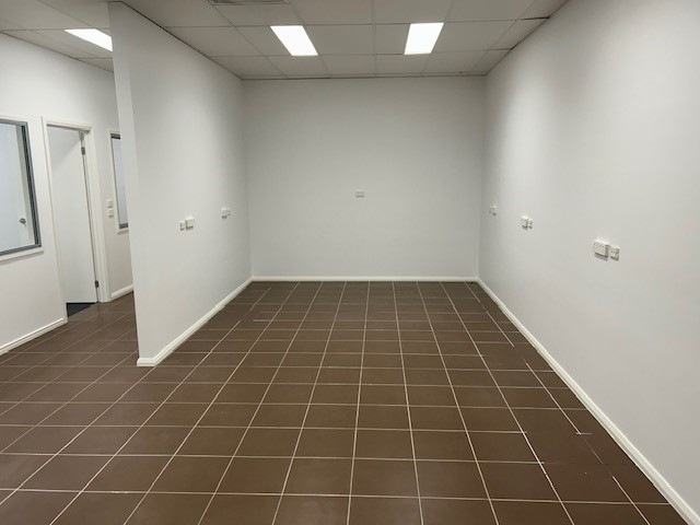 Commercial Building For Lease