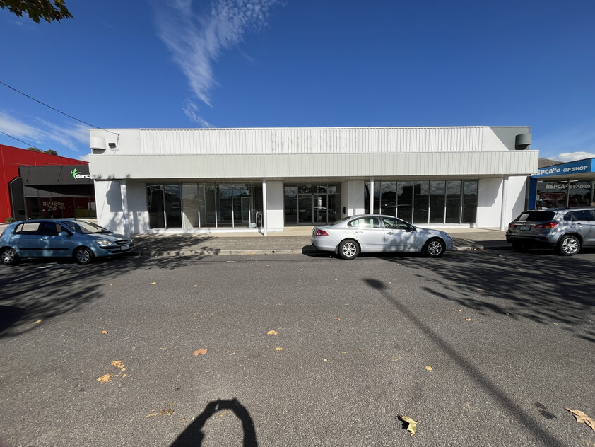 Commercial Building For Lease