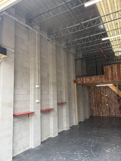 MINI WAREHOUSE GATED