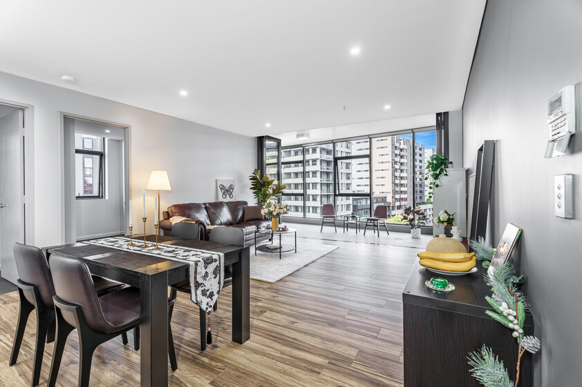 3-Bedroom Apartment with Resort Facilities & 2 Car Spaces