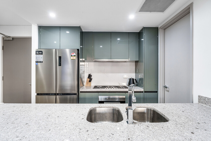 3-Bedroom Apartment with Resort Facilities & 2 Car Spaces