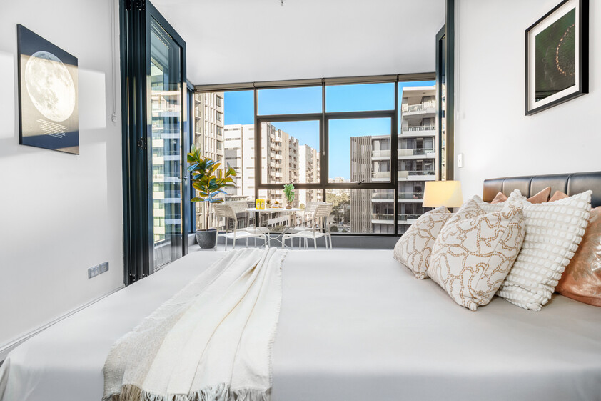 3-Bedroom Apartment with Resort Facilities & 2 Car Spaces
