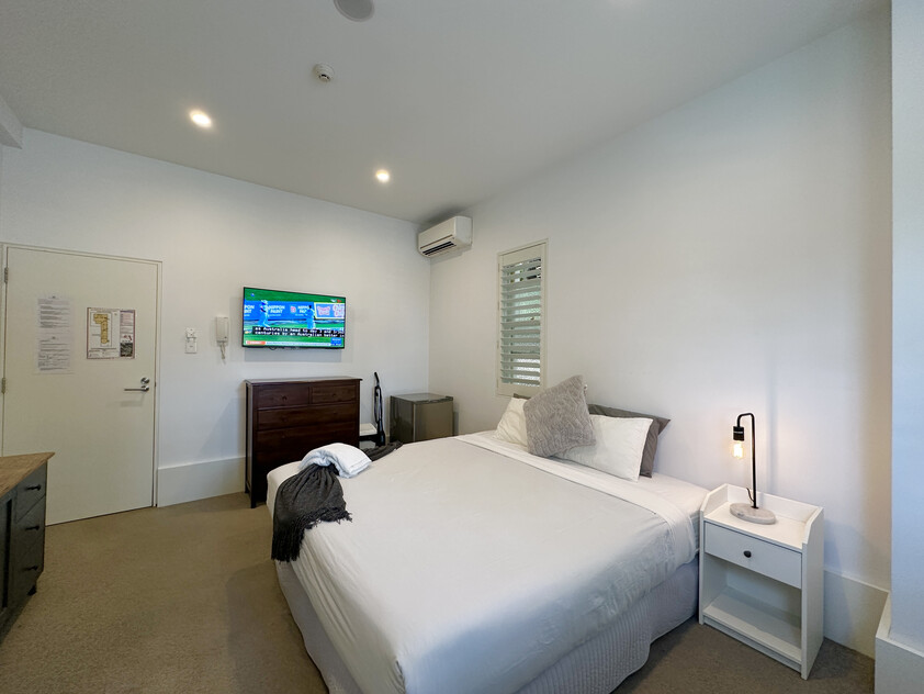 Private Room Walk to North Sydney Station and Greenwood Plaza in 8 Min