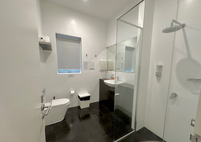 Private Room Walk to North Sydney Station and Greenwood Plaza in 8 Min