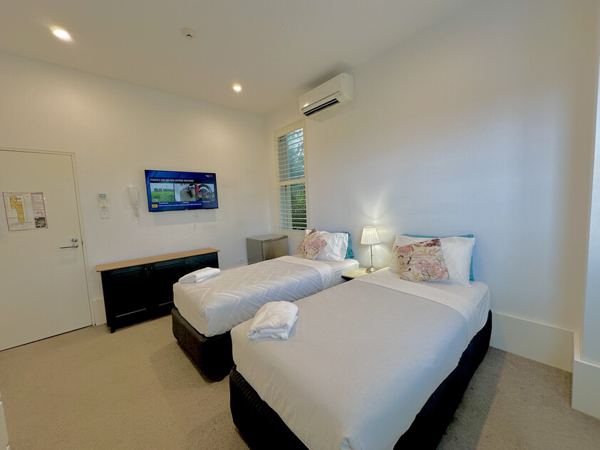 Private Room Walk to North Sydney Station and Greenwood Plaza in 8 Min