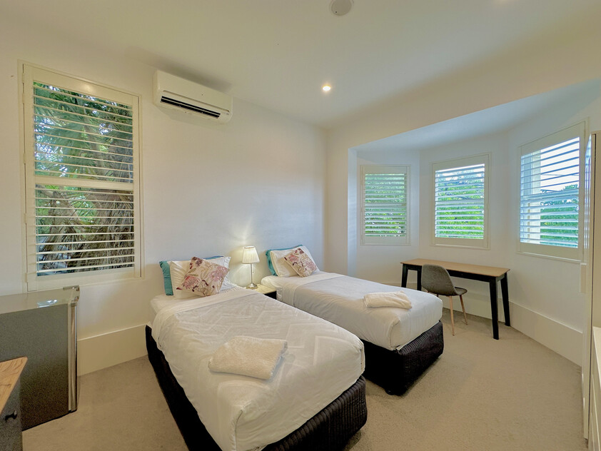 Private Room Walk to North Sydney Station and Greenwood Plaza in 8 Min