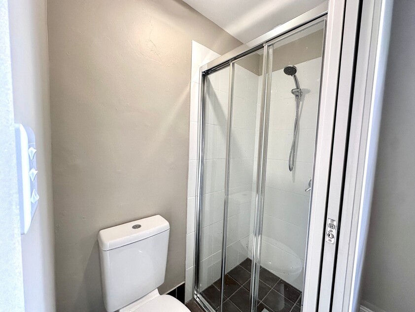 Ensuite Room for Rent in the Heart of Oxford Street