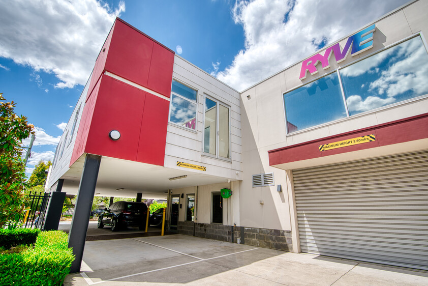 FOR LEASE | Premium Office / Warehouse Facility with 12 Car Spaces & Close to Everything