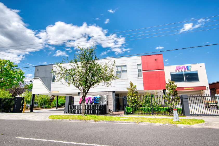 FOR LEASE | Premium Office / Warehouse Facility with 12 Car Spaces & Close to Everything
