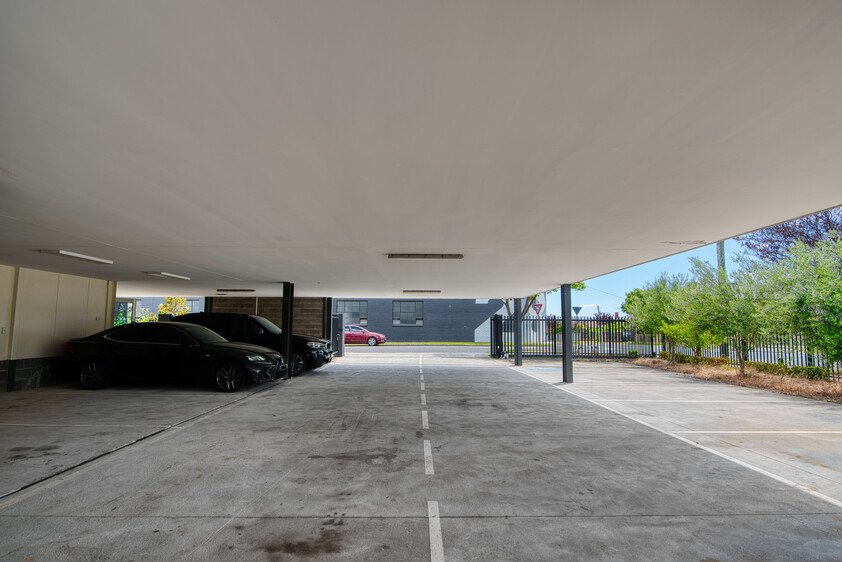 FOR LEASE | Premium Office / Warehouse Facility with 12 Car Spaces & Close to Everything